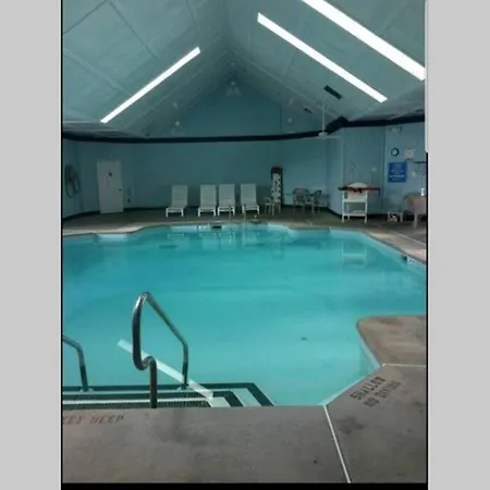 *Amenity-Filled Waterfront Oasis @Saw Creek Estates Near Waterfalls And Hiking* East Stroudsburg Exterior photo