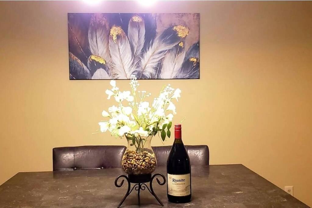 *amenity-filled Waterfront Oasis @saw Creek Estates Near Waterfalls And Hiking* East Stroudsburg