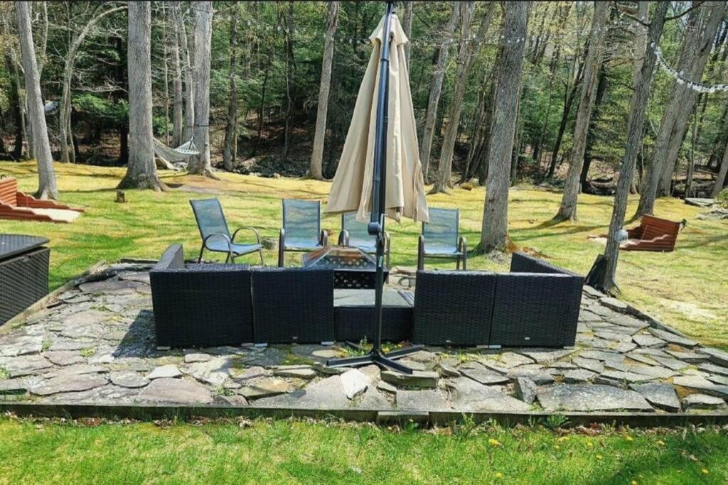 Holiday home *amenity-filled Waterfront Oasis @saw Creek Estates Near Waterfalls And Hiking* East Stroudsburg